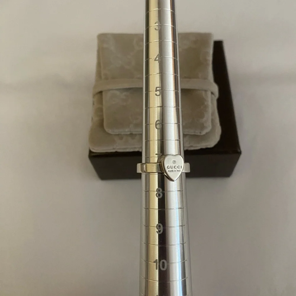 Gucci Heart Trademark Ring - Picture 7 of 8